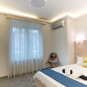 Mbm Studio Piata Romana Square Apartment